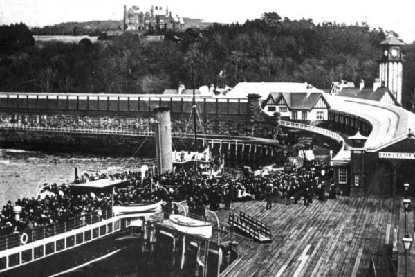 Wemyss Bay Pier Holiday crowds pre 1914